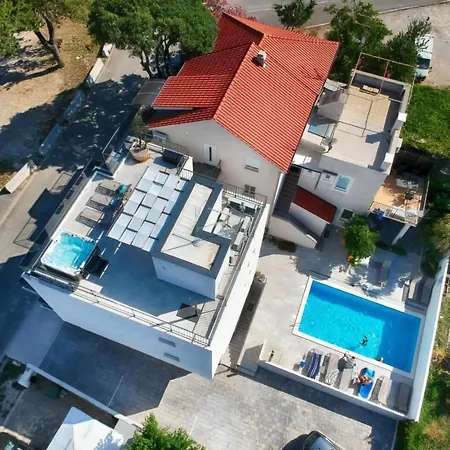 Moderne Mit Pool Vodice